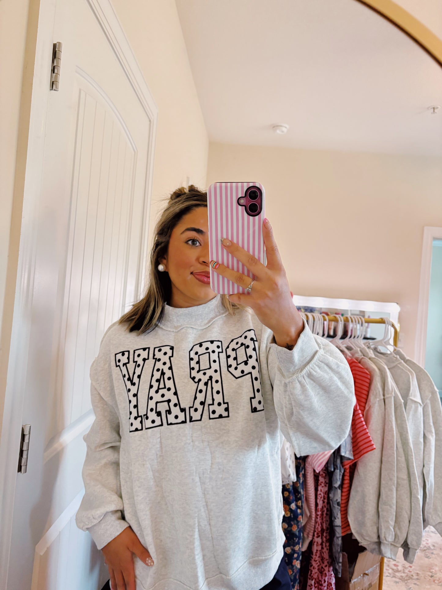 Pray Mock Neck🤍